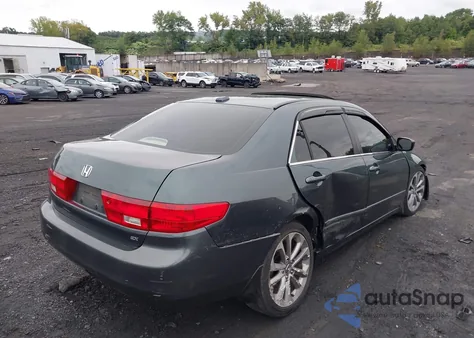 2005 Honda Accord 2.4 Ex из США, поврежденный, VIN 1HGCM56705A130611